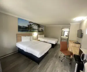 Photo 4 - Days Inn by Wyndham Slidell