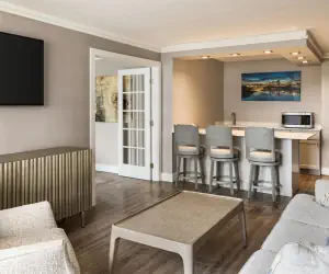 Photo 3 - Crowne Plaza Knoxville Downtown University, an IHG Hotel