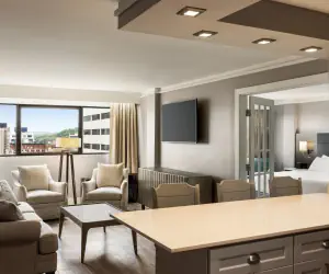 Photo 2 - Crowne Plaza Knoxville Downtown University, an IHG Hotel