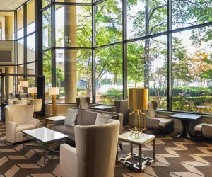 Photo 2 - Sheraton Memphis Downtown Hotel