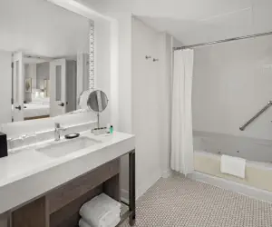 Photo 3 - Sheraton Duluth Hotel