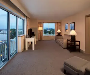 Photo 2 - Sheraton Louisville Riverside Hotel