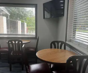 Photo 5 - Super 8 by Wyndham Pasadena