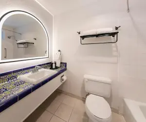 Photo 4 - Half Moon Bay Lodge