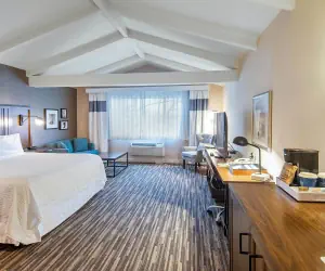 Photo 2 - Four Points by Sheraton Melville Long Island