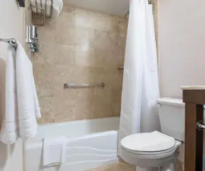 Photo 5 - Four Points by Sheraton Melville Long Island