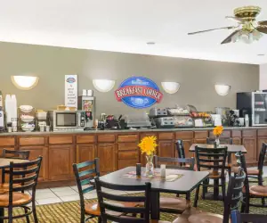 Photo 3 - Baymont by Wyndham Piqua