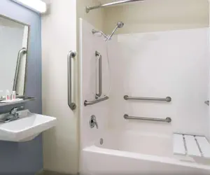 Photo 4 - Microtel Inn and Suites Baton Rouge Airport