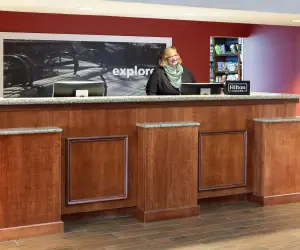 Photo 3 - Hampton Inn Dubuque