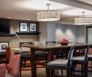 Photo 5 - Hampton Inn Dubuque