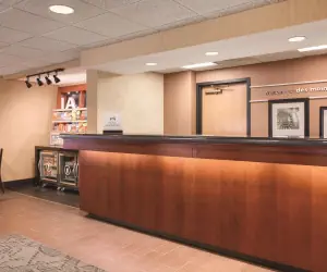 Photo 3 - Hampton Inn Des Moines-Airport
