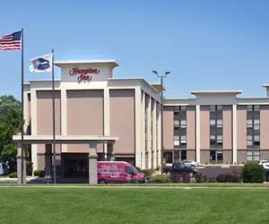 Photo 2 - Hampton Inn Des Moines-Airport