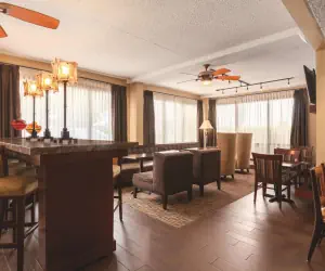 Photo 5 - Hampton Inn Des Moines-Airport