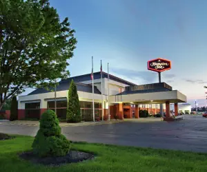 Photo 2 - Hampton Inn Ashtabula