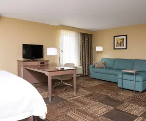 Photo 4 - Hampton Inn & Suites Fremont