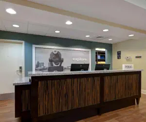 Photo 4 - Hampton Inn & Suites Pensacola/Gulf Breeze