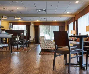 Photo 4 - Hampton Inn Uniontown