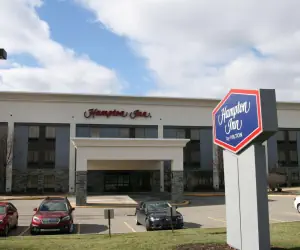 Photo 2 - Hampton Inn Youngstown-North