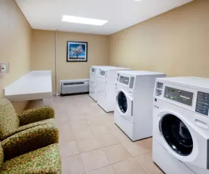 Photo 2 - Hampton Inn Covington