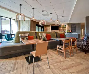 Photo 5 - Home2 Suites By Hilton Bowling Green, Oh