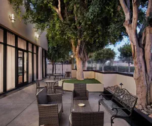 Photo 2 - DoubleTree by Hilton Los Angeles Norwalk