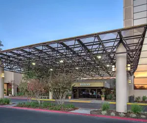 Photo 2 - Hilton Sacramento Arden West