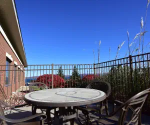 Photo 2 - Hampton Inn & Suites Petoskey