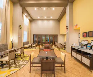 Photo 5 - Hampton Inn Waynesboro