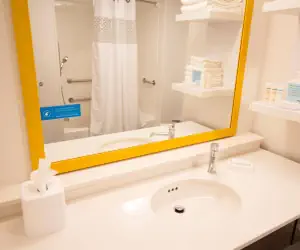 Photo 4 - Hampton Inn Decatur, Mt. Zion, IL