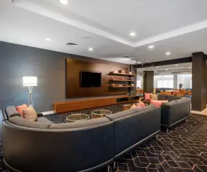 Photo 5 - Courtyard Columbus Airport