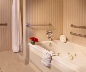 Photo 2 - The Paramount Hotel Portland