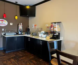 Photo 2 - Super 8 by Wyndham Center