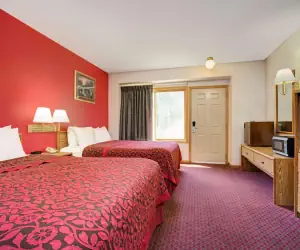 Photo 2 - Travelodge by Wyndham Red Wing