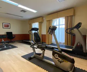 Photo 2 - Days Inn & Suites by Wyndham Winnie