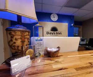 Photo 3 - Days Inn by Wyndham Monett