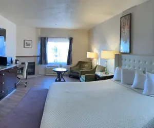 Photo 3 - Rocklin Park Hotel