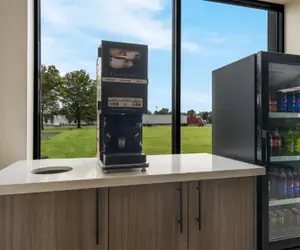 Photo 4 - Red Roof Inn and Conference Center Chicago - N Aurora Naperville