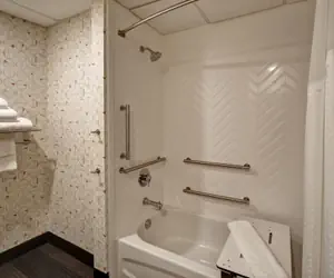 Photo 5 - Holiday Inn Lancaster, an IHG Hotel