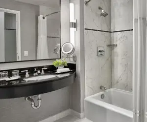 Photo 2 - Loews Philadelphia Hotel