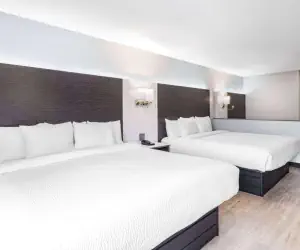 Photo 5 - Days Inn & Suites by Wyndham Niagara Falls/Buffalo