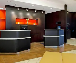 Photo 2 - Courtyard Oakland Downtown