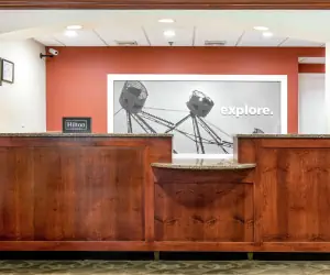 Photo 2 - Hampton Inn & Suites Bethlehem