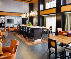 Photo 5 - Hampton Inn & Suites Lansing West