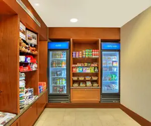 Photo 4 - Hilton Garden Inn Portsmouth Downtown