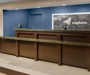 Photo 3 - Hampton Inn & Suites Thousand Oaks