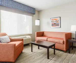 Photo 2 - Hampton Inn & Suites Thousand Oaks