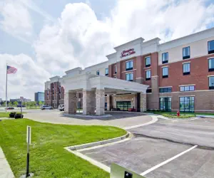 Photo 2 - Hampton Inn & Suites Detroit/Troy