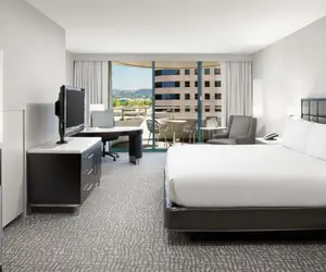 Photo 3 - Hilton Woodland Hills/ Los Angeles