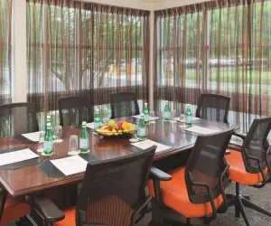 Photo 5 - DoubleTree by Hilton Hotel Boston Bayside