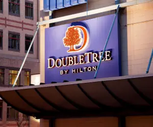 Photo 2 - DoubleTree by Hilton Hotel Boston - Downtown